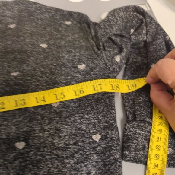 Gap Kids Girls Long Sleeve Sweater Top Size Large 10 Pattern Black Gray Hearts - Picture 4 of 5